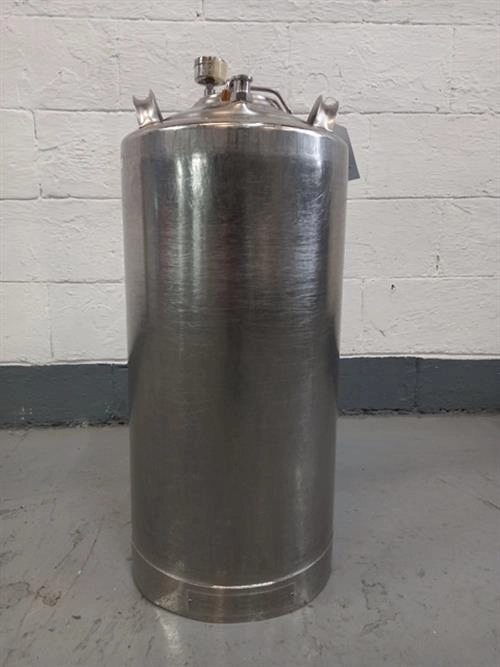Stainless steel  10 gallon pressure tank