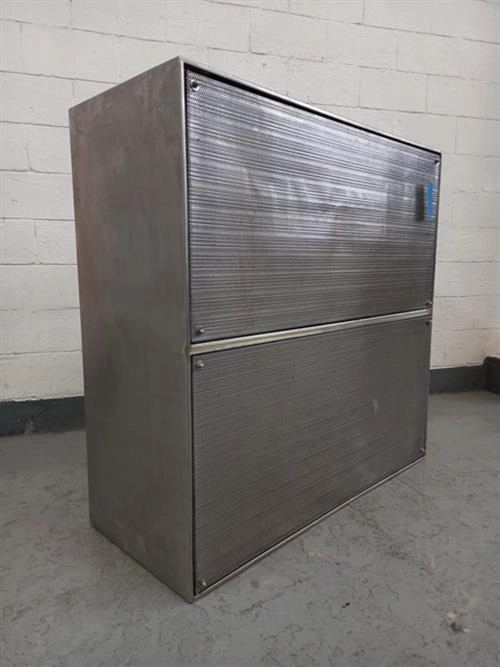 Stainless steel laminar flow hood