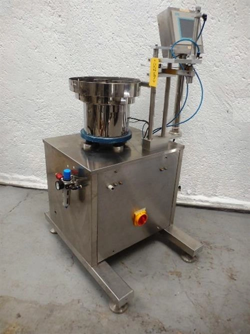 Stainless steel cap feeder