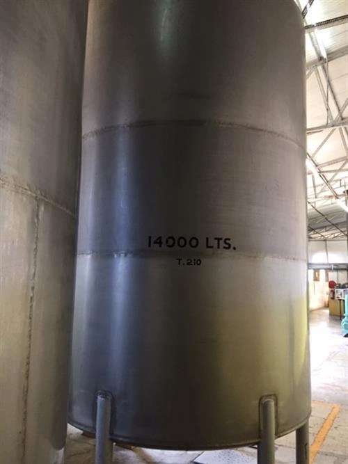 Stainless steel 14,000 liter tank