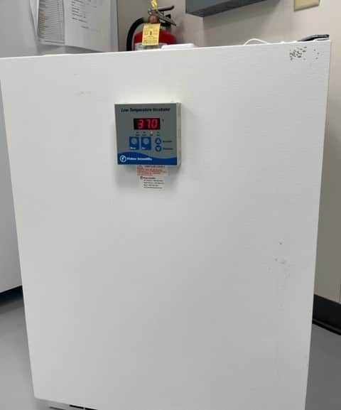 Fisher Scientific Low temp incubator - Still in lab