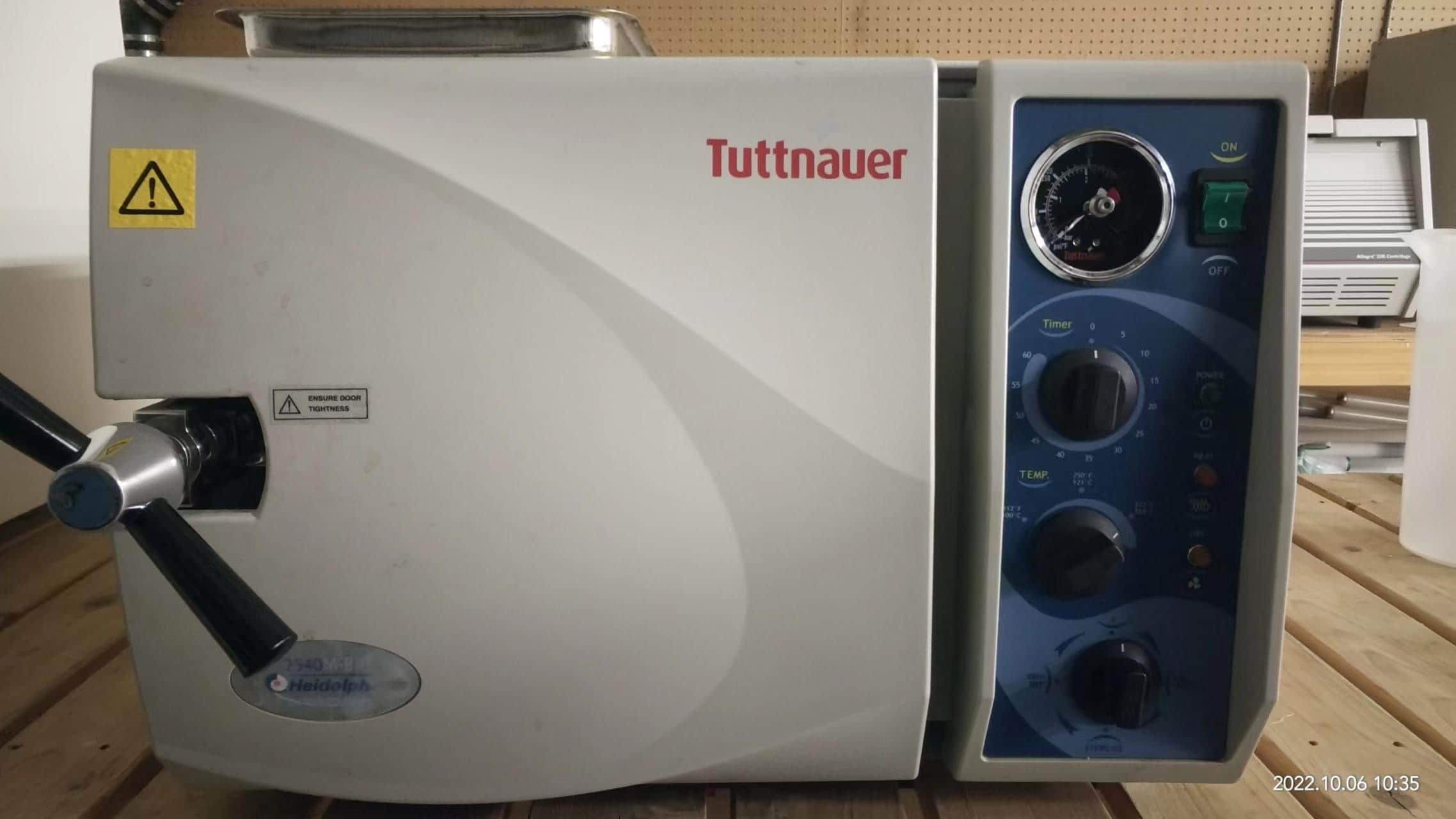 Tuttnauer 2540M Autoclave