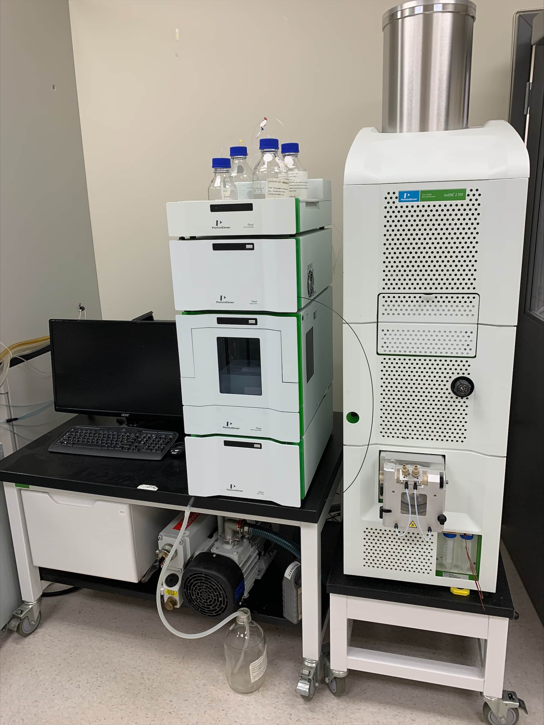 Perkin Elmer uHPLC System  - complete with Flexar Solvent Manager, Autosampler, Peltier Switching module, Dual Binary Pump, and Axion 2 TOF MS detector
