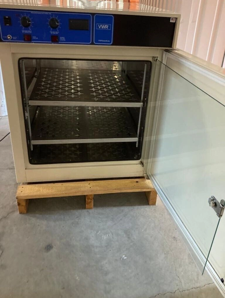 VWR Scientific 1530 Laboratory Medical Incubator  