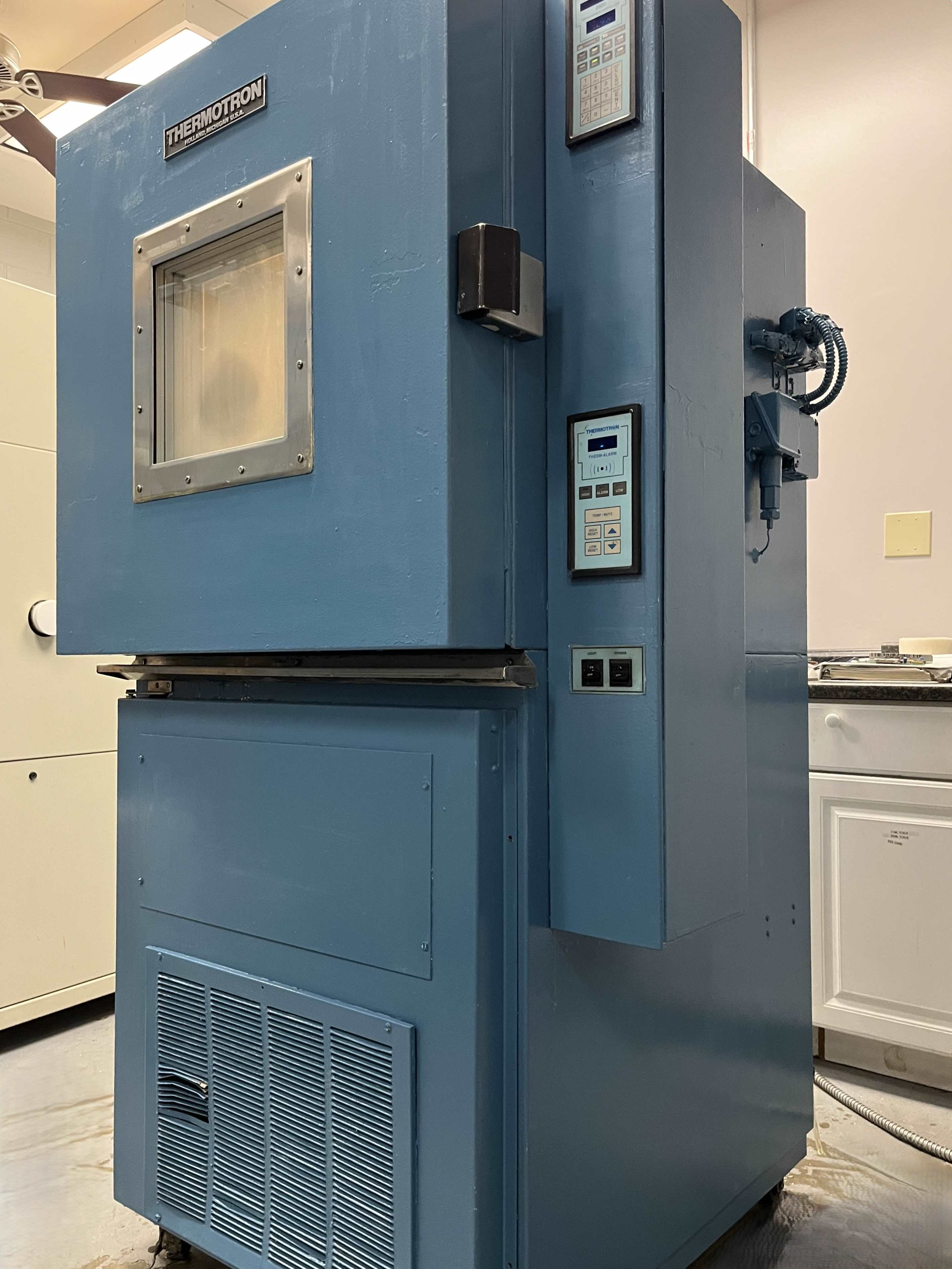 Fully Working Thermotron S-8 (-70C~ +170C) Environmental Chamber(#2) with Warranty