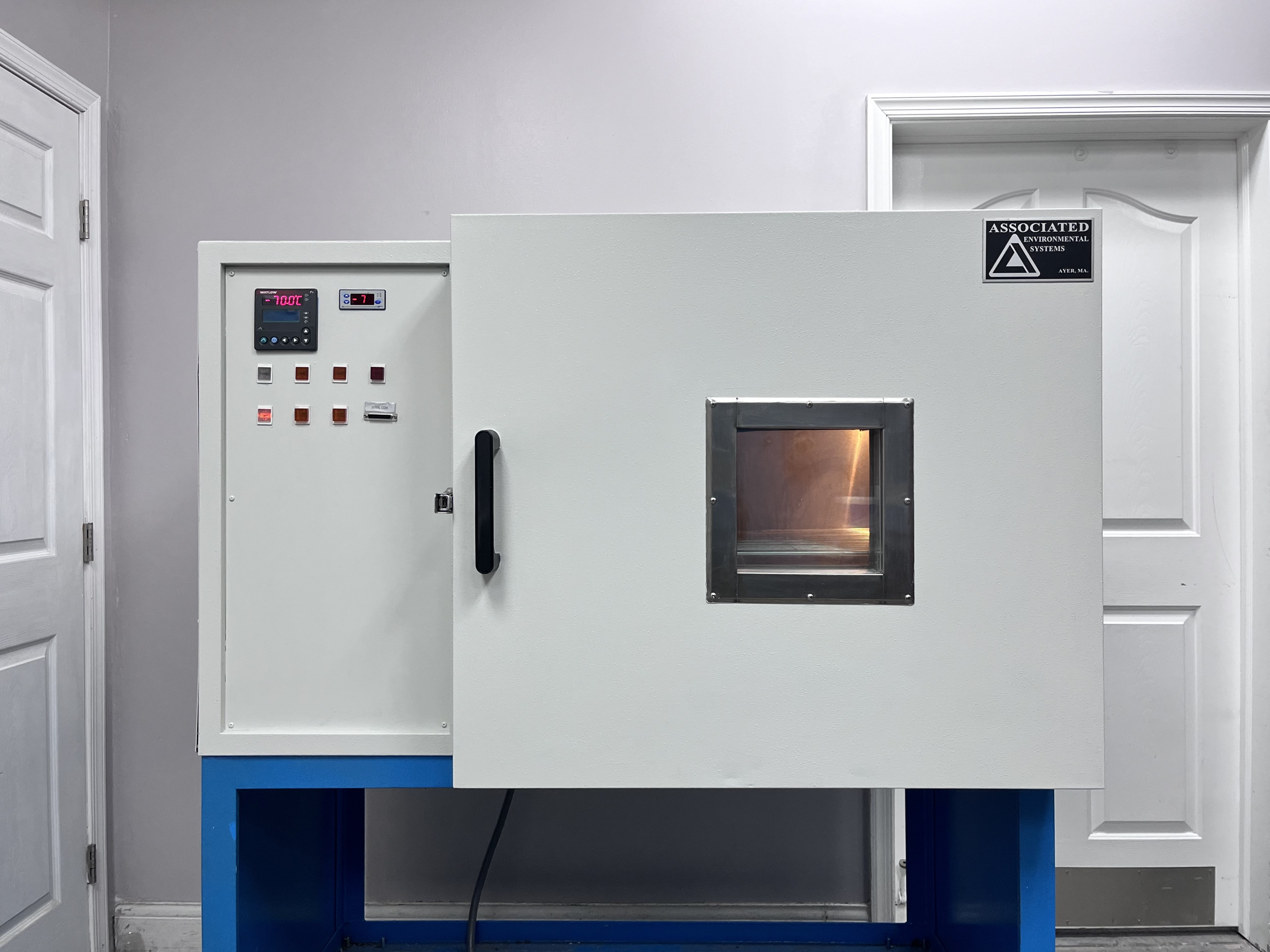 fully Functional Associated Environmental System SD-308 Environmental Chamber (-70C to +200C) 