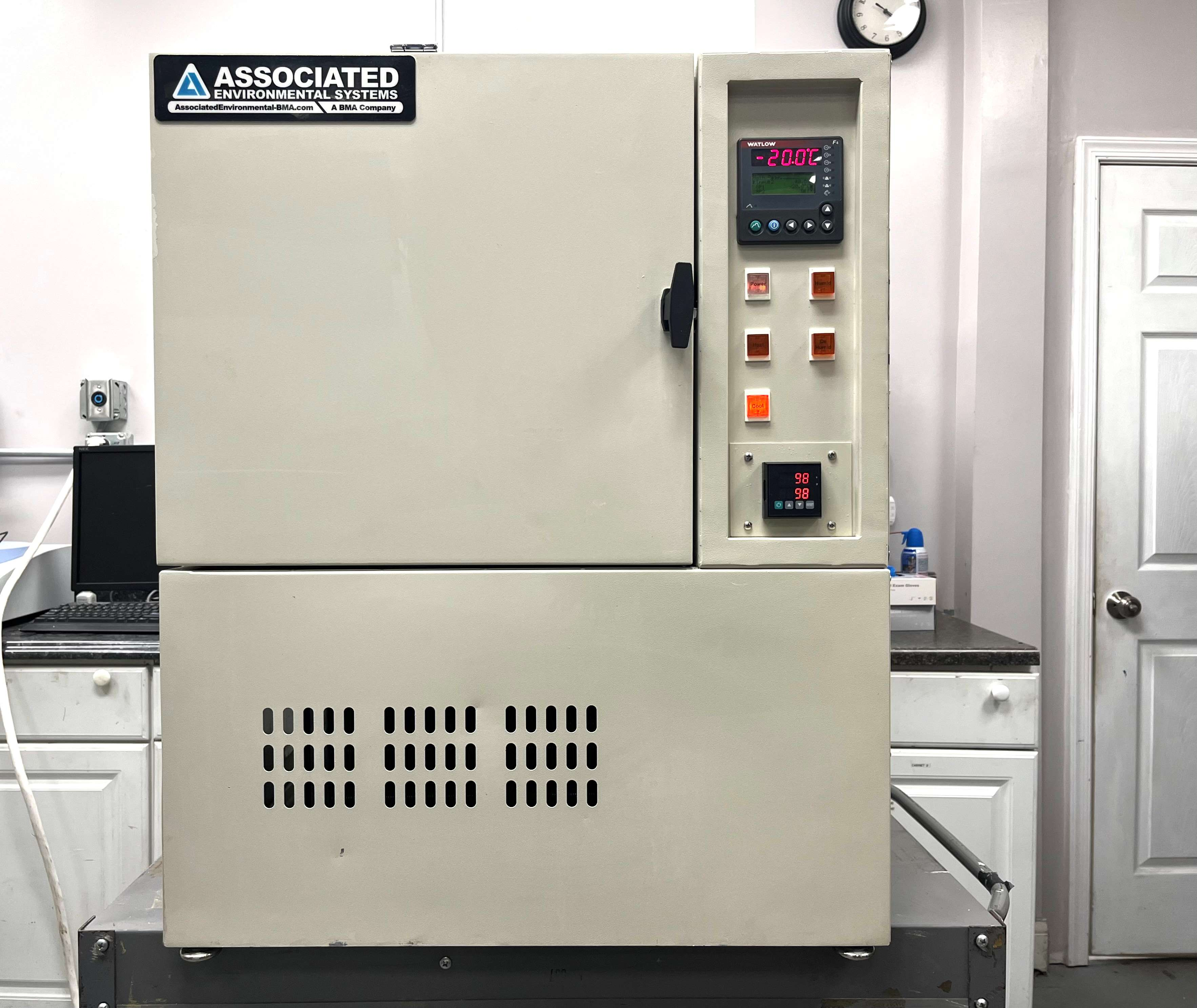 Associated Environmental Systems LH-1.5 Temperature/Humidity Test Chamber (-20C to +94C, 10% to 95% R.H.) Fully Working /Warranty