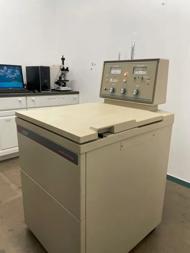 Refrigerated Centrifuge  -- BECKMAN COULTER J6-HC High Capacity Centrifuge  - 20C - +40C - Working/Warranty/Video