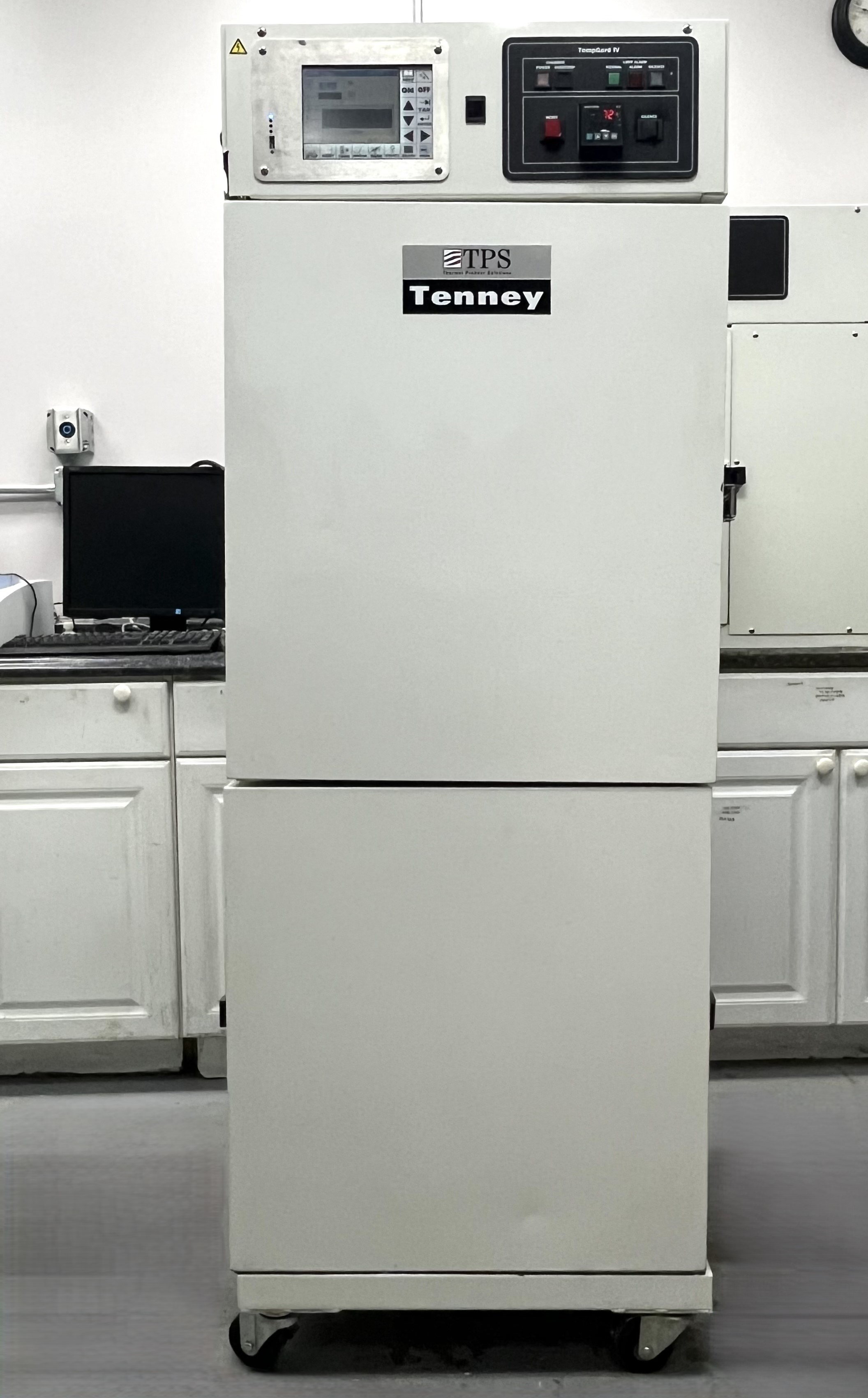 Environmental chamber - Tenney T2C Chamber (-70C~+200C) w/Synergy Touchscreen Controller