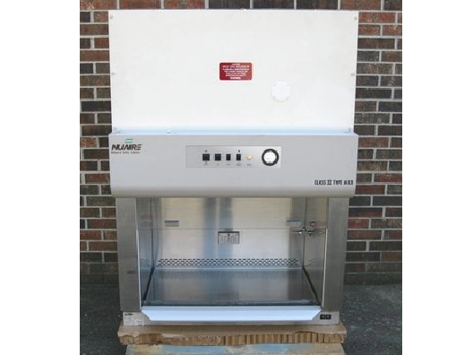 Nuaire NU-425-300 Biosafety Cabinet