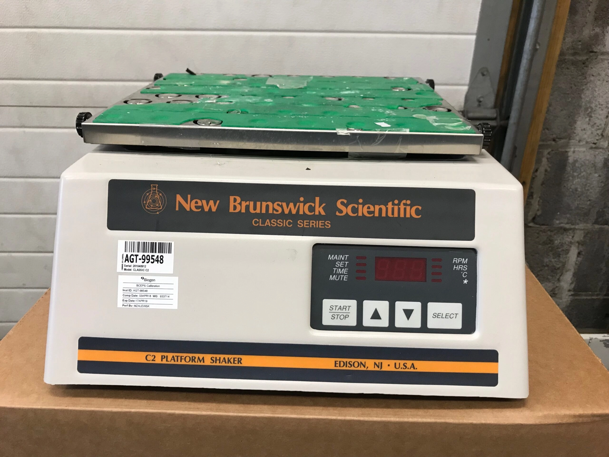 New Brunswick Scientific C2 Platform Shaker