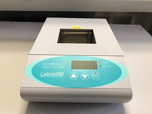 Labnet AccuBlock Dry Bath Incubator