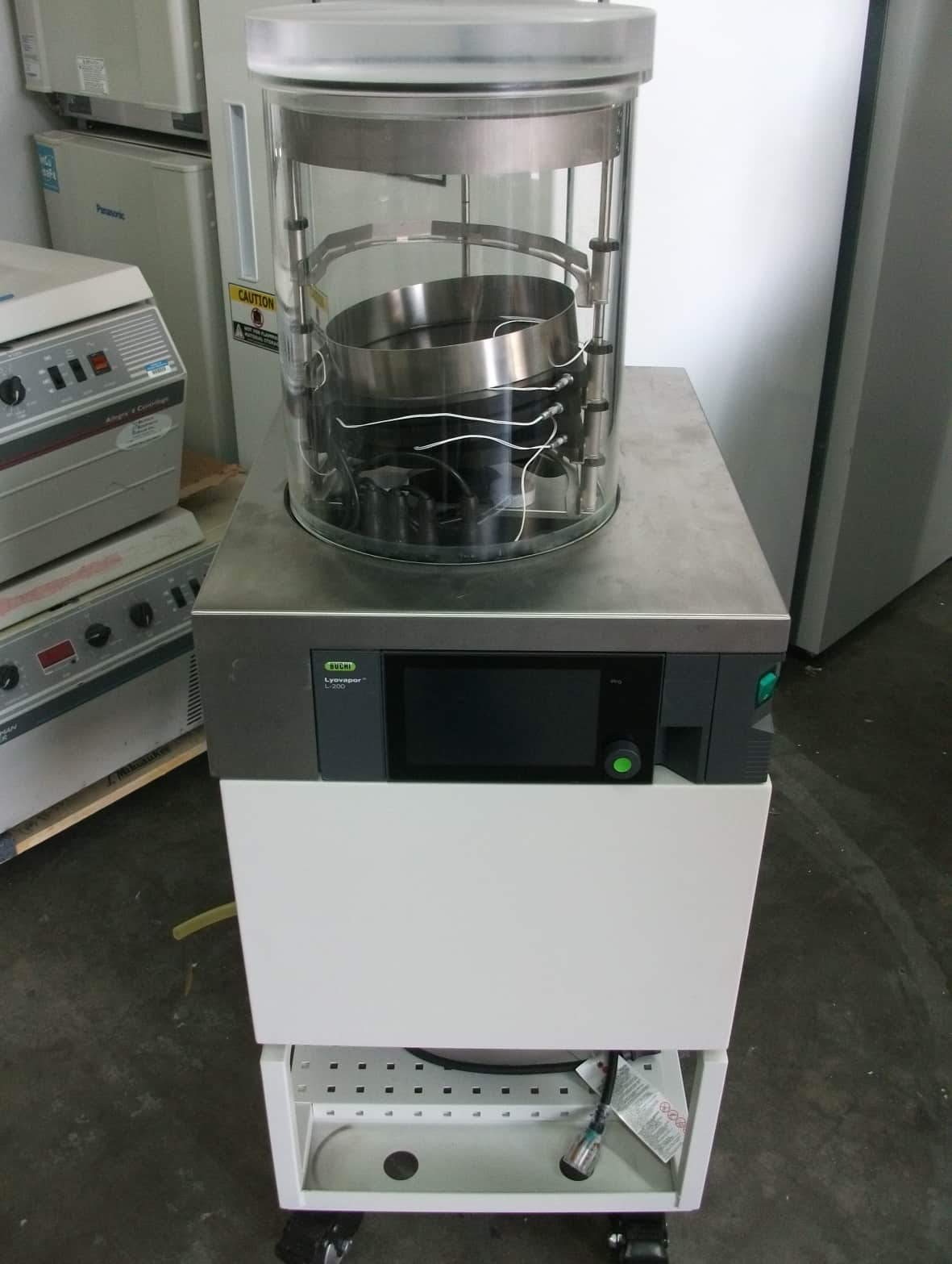 Buchi Lyovapor L-200 Freeze Dryer with Pump