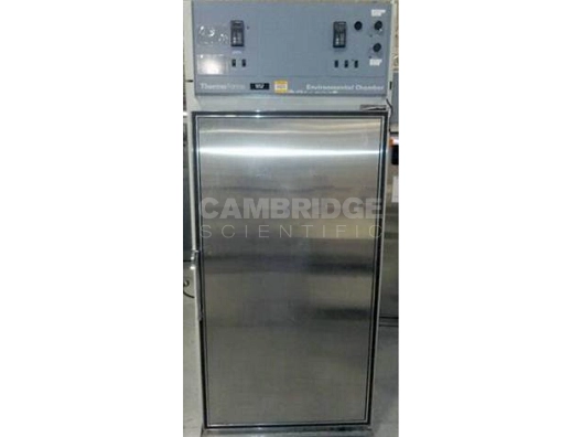 Thermo Scientific 3940 Environmental Chamber