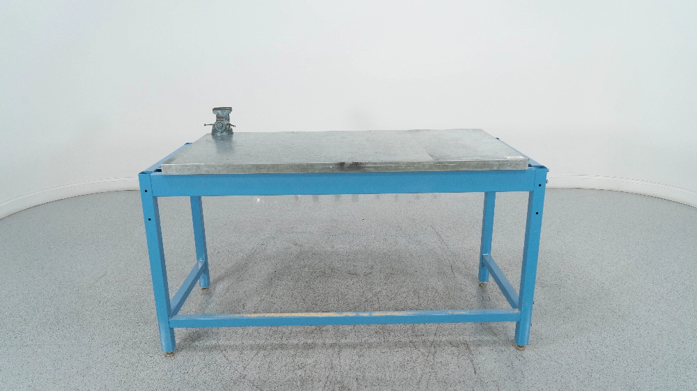 5.5' Stationary Table With Benchtop Vice