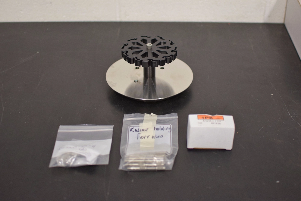 Stainless Steel Nail Fixture With Hardware