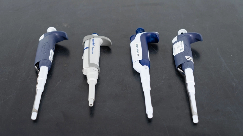 Single Channel Pipettes - Quantity 4