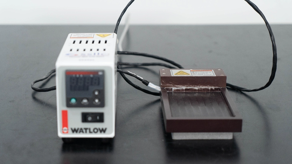 Watlow Temperature Controller With Heating Block