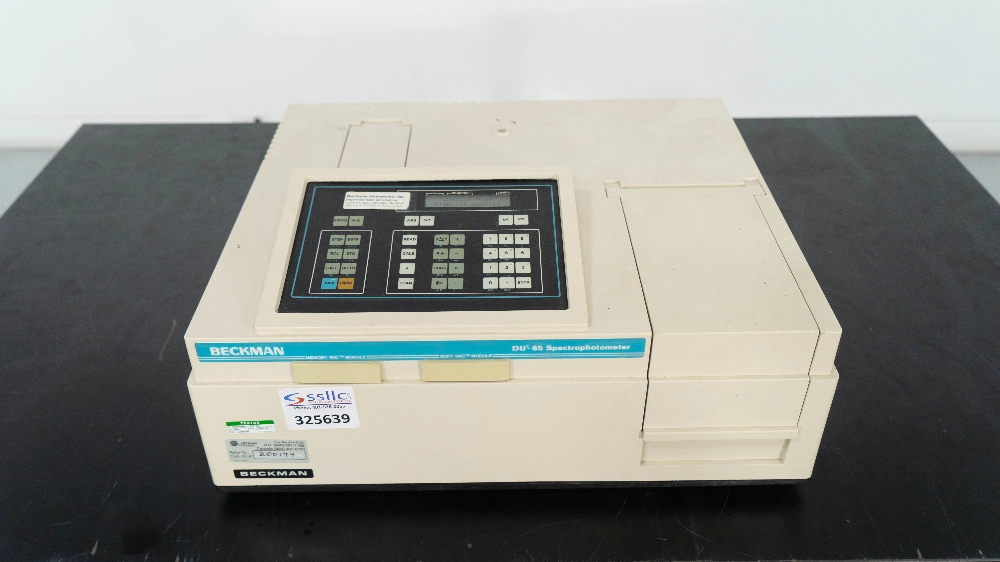 Beckman DU 65 Spectrophotometer