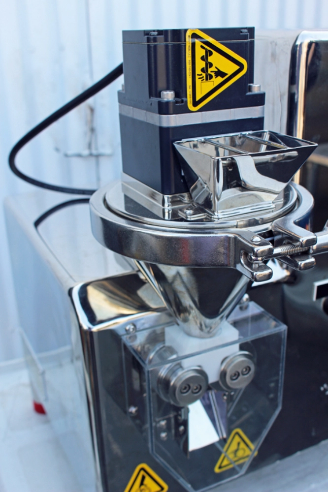 Vector Freund TFCLAB Micro Roller Compactor