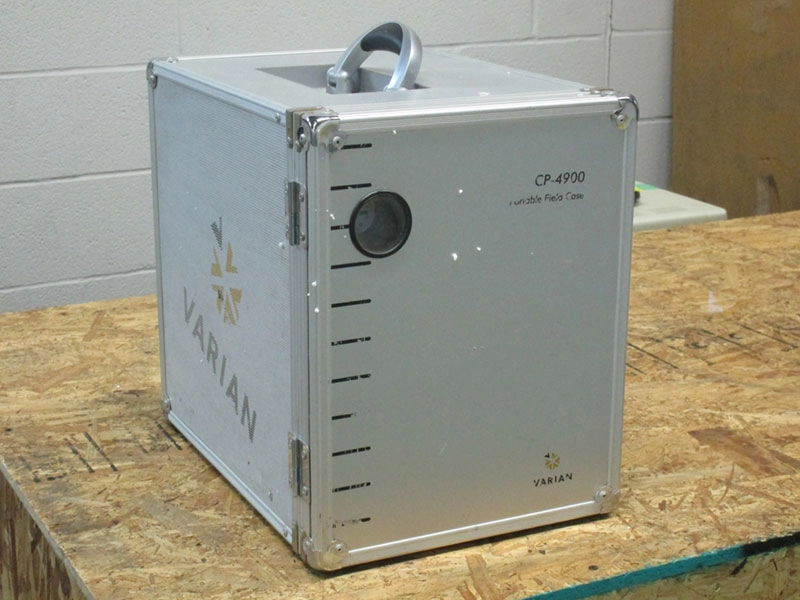 Varian CP-4900 Micro Gas Chromatograph with Portable Field Case