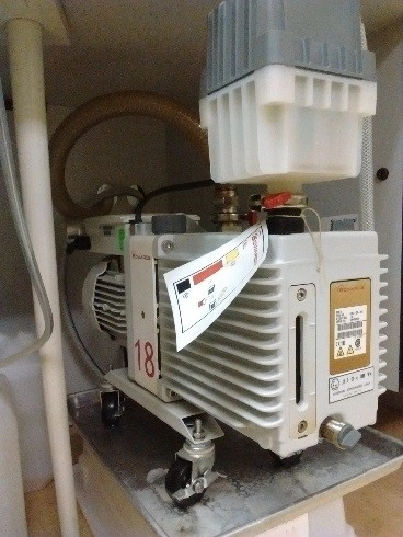 Edwards E2M18 Rotary Vane Vacuum Pump