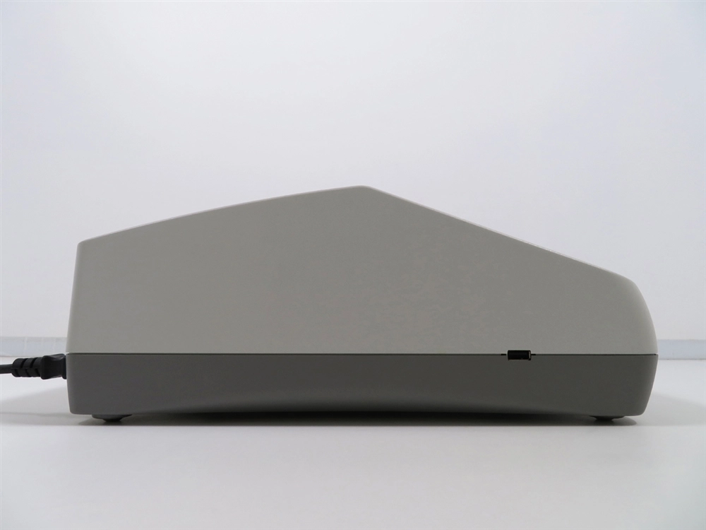 Eppendorf BioPhotometer D30 Model 6133