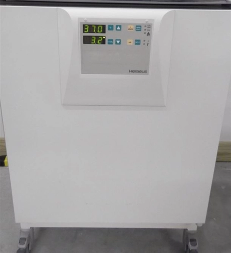 Heraeus Heracell 240 CO2 Incubator