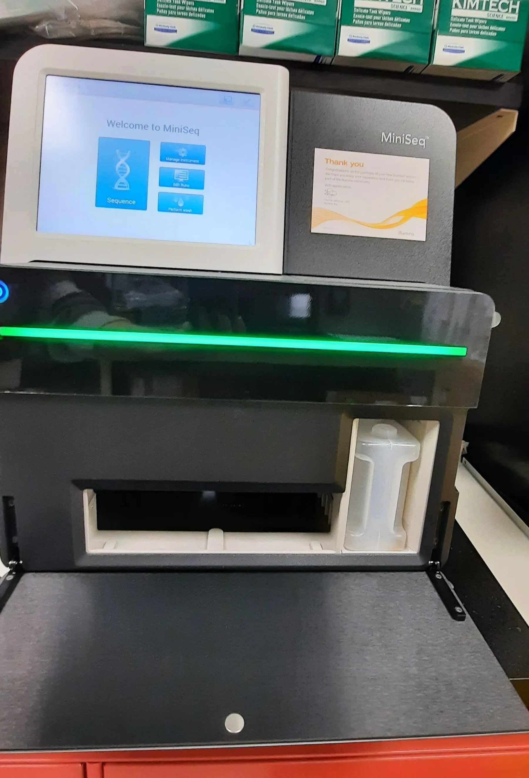 MiniSeq System:  Illumina next-generation sequencing (NGS)  instrument 