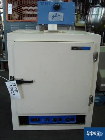 VWR 1350 FD Oven, 1700 W