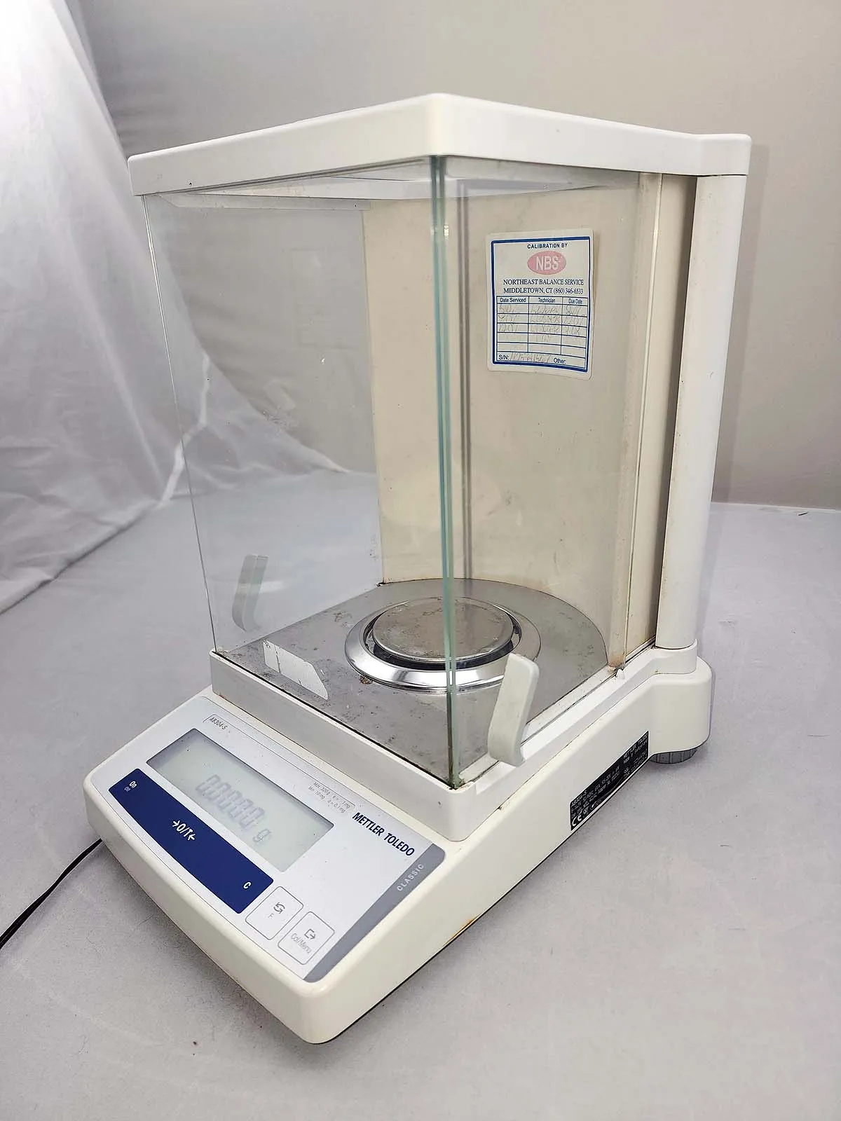 Analytical Balance (320g x 0.1mg) with internal calibration and draft shield | Mettler Toledo AB304S with FREE SHIPPING