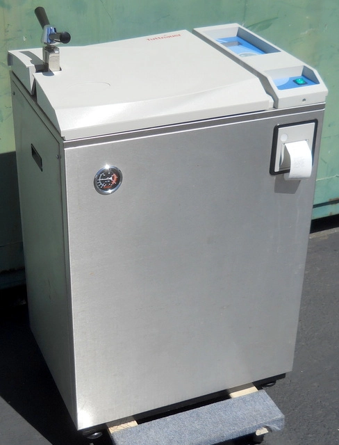 Tuttnauer 3870ELVC Autoclave / Steam Sterilizer 208 Volt