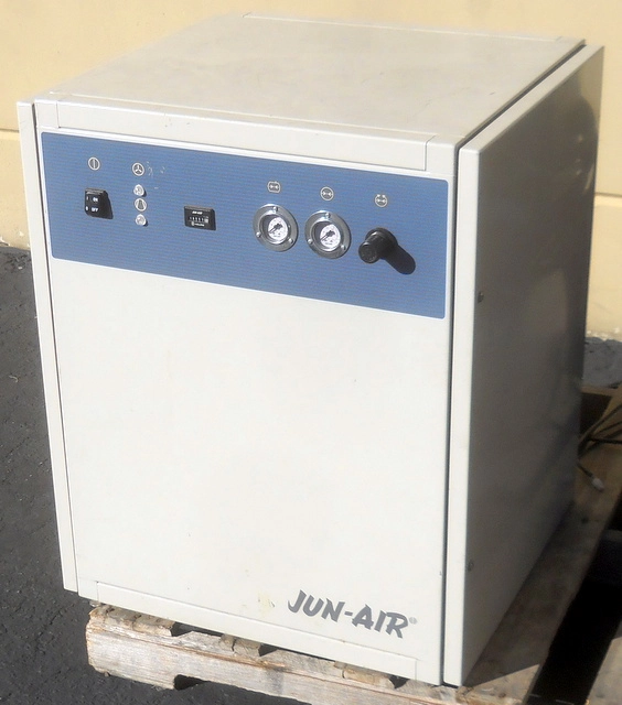 JUN-AIR 2000-25M Air Compressor 208 Volt