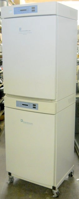 Thermo / Forma 3110 Dual-Chamber Water-Jacketed CO2 Incubators