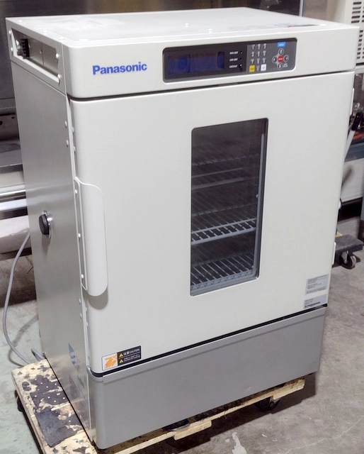 MIR-154-PA Heating and Cooling Incubator