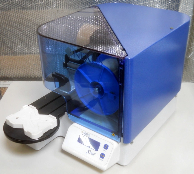 Xpeel Automated Plate Seal Remover