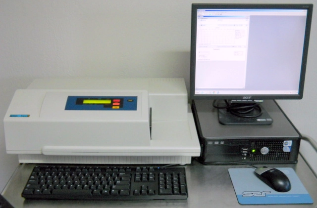 Molecular Devices SpectraMax Gemini EM Microplate Top/Bottom Read Fluorescence Spectrophotometer