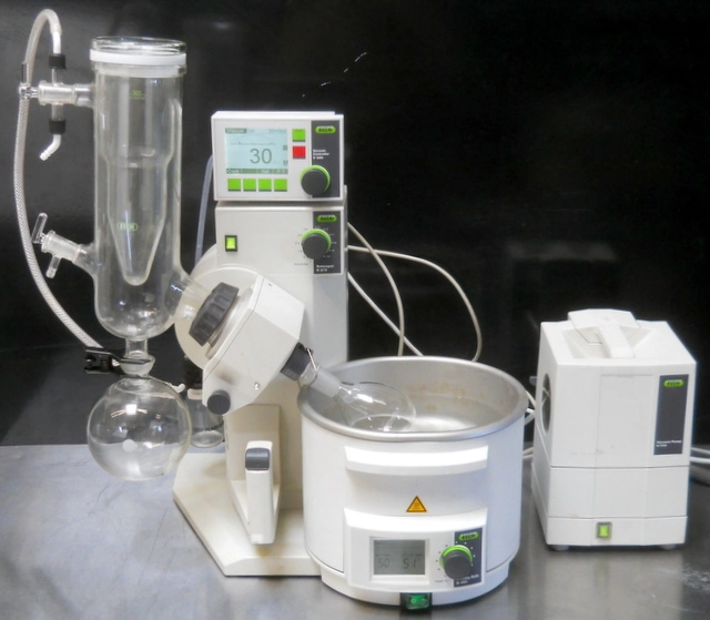 Buchi R-210 Rotary Evaporator System