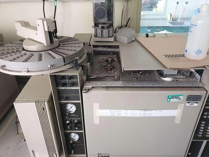 HP 5890 GC With 7673 Autosampler Controller and 6890 Injector