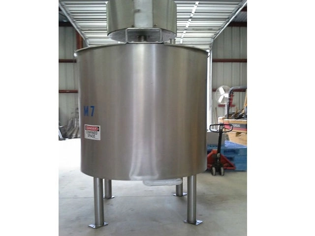 Lee 500 Gallon Double Motion Tank