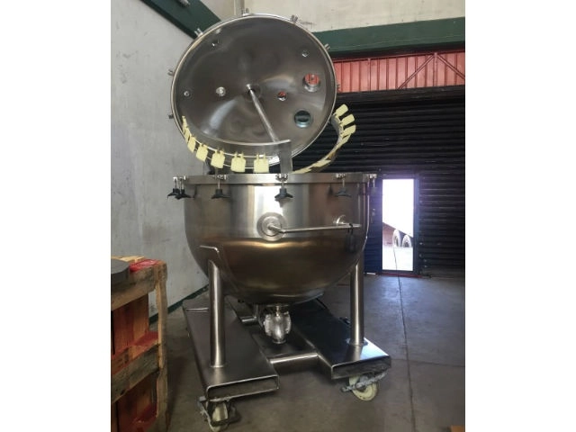 Lee 200 Gallon Vacuum Kettle