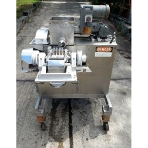 10 HP Fitzpatrick Hammer Mill UAS06