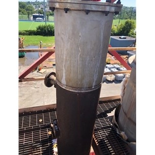 Used 235 Sq Ft 304 Stainless Steel Shell and Tube Heat Exchanger For Sale