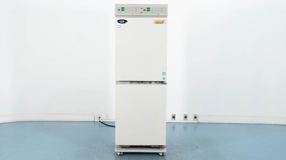 Nuaire AutoFlow IR Water-Jacketed Double Stack CO2 Incubator