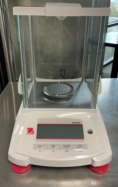 Ohaus Pioneer Precision Analytical Balance PX124/E