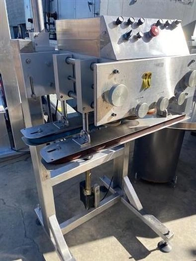 Accutek 6 Spindle Capper