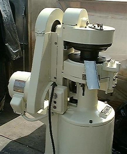 COLTON 4 STATION TABLET PRESS