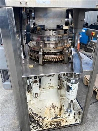 Adept 35 station Tablet Press