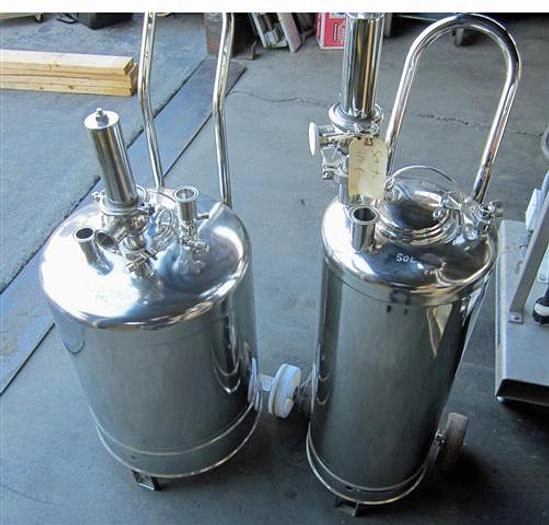 50 &amp; 75 liter Pressurized Cannisters, s.s. w/ safety valves