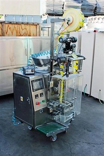 Vertical Labeler w/ Date Coder, Automatic Packing Machines Model DCP-240